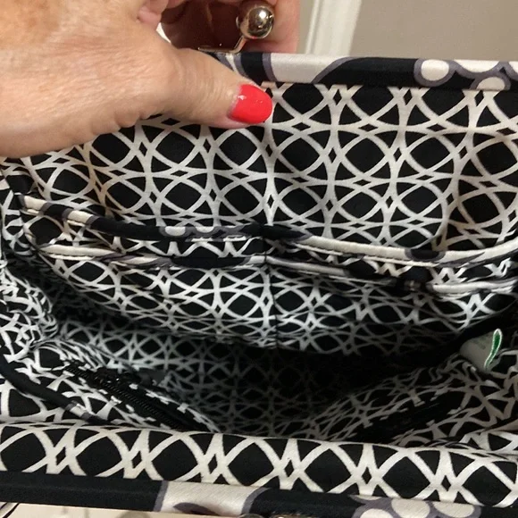 Vera Bradley snap closure purse 12x14x4. Black and white - Picture 3 of 4